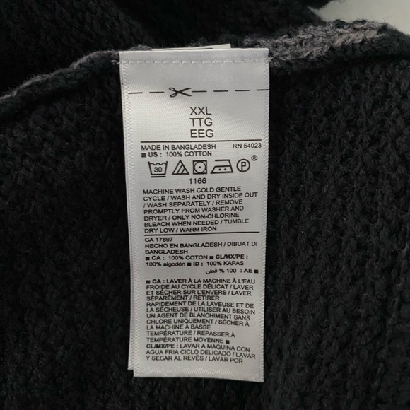 NWT Men’s Old Navy Two Toned Knitted Sweater - Picture 3 of 5